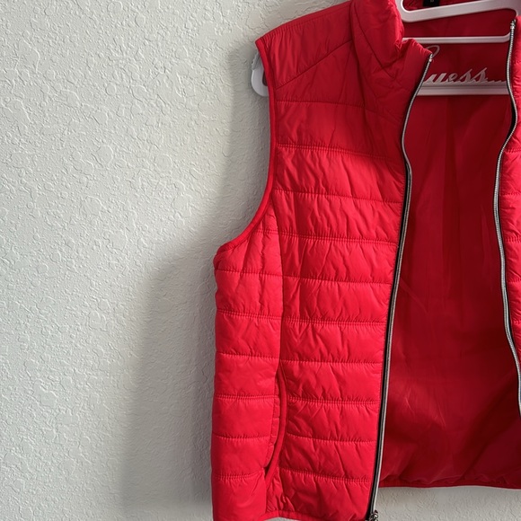 Guess Puffer Vest - Picture 4 of 4